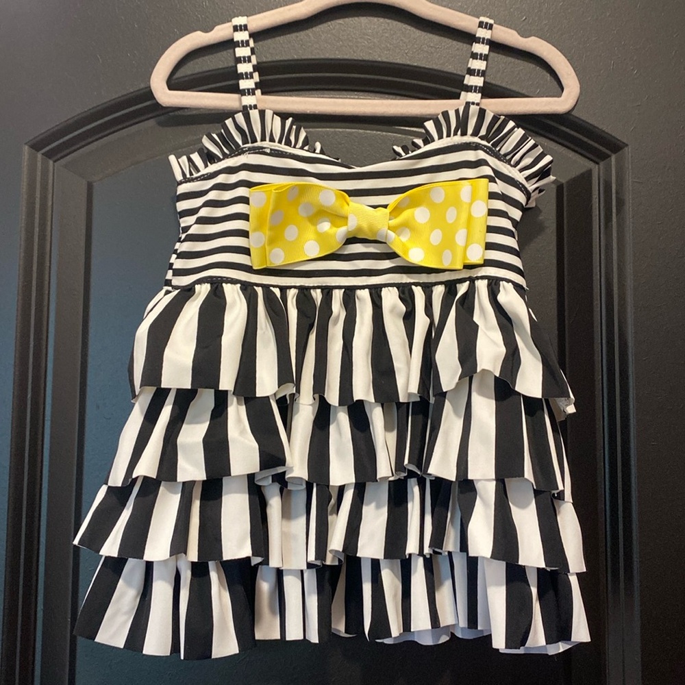 NWOT ruffle bow top